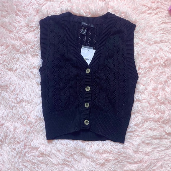 Forever 21 Black Knit Buttoned Vest - Picture 2 of 5